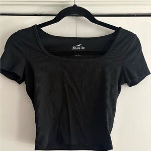 Hollister Women's Black Ribbed Crop Top